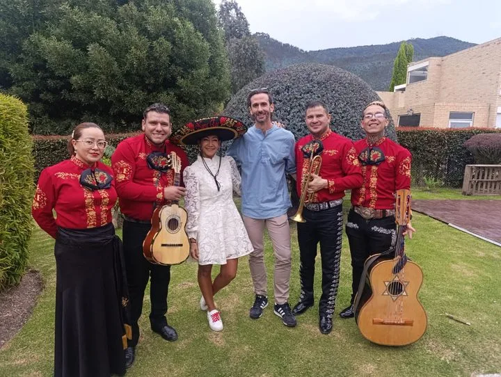 Mariachi Nueva Era: grupo o DJ para bodas en Bogotá, foto 2 de 5