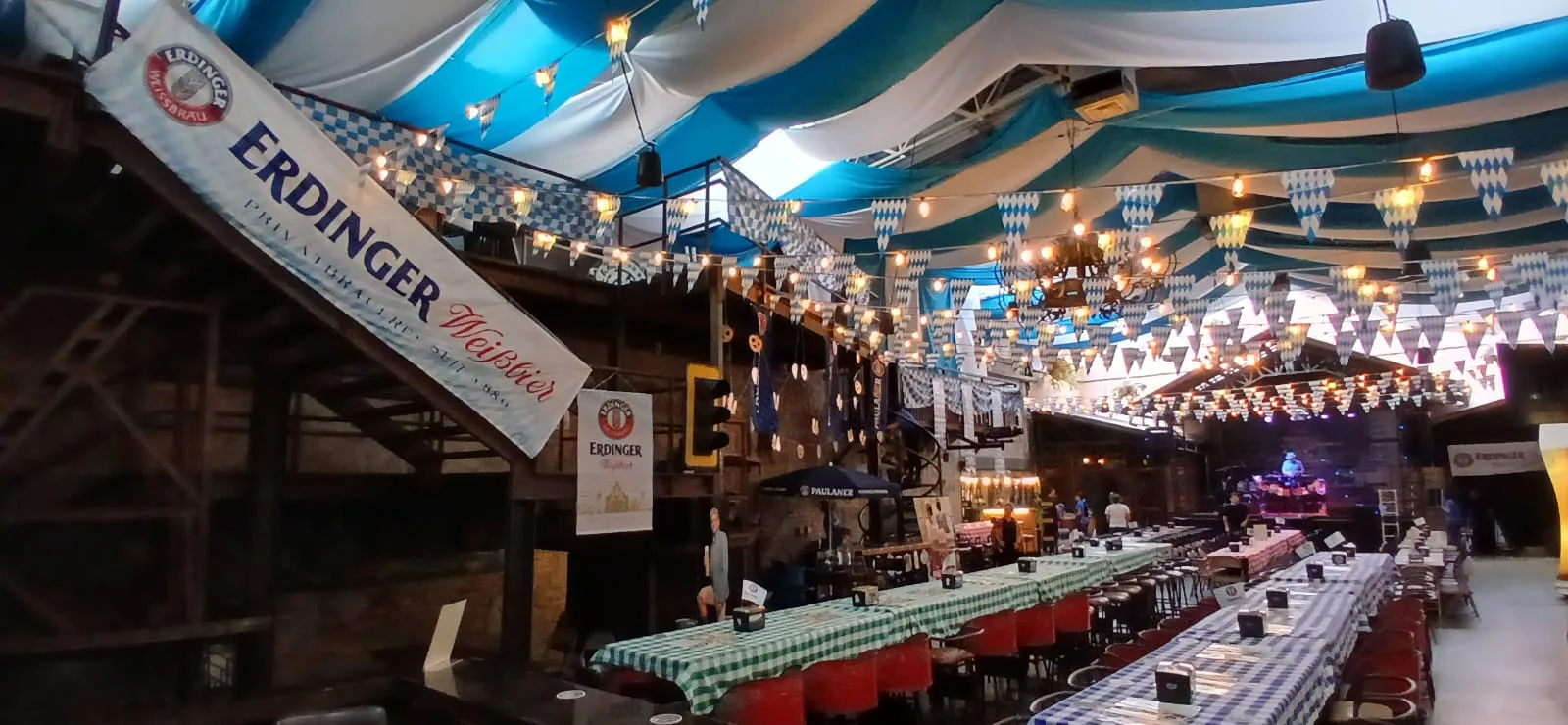 Red Macaw Bar & Brewery — Salones de eventos en Medellín