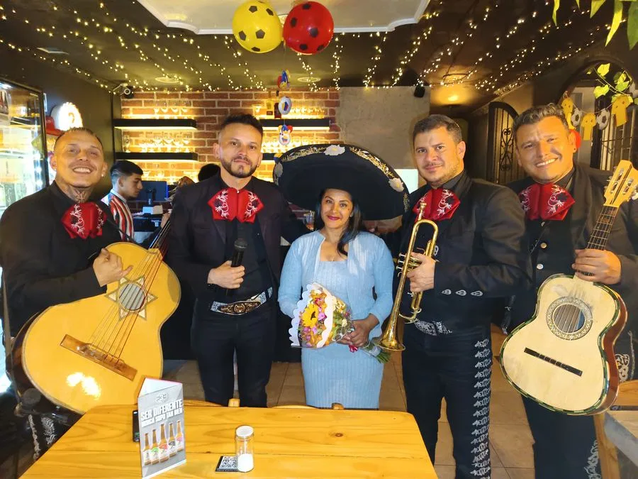 Mariachi Bonito Tecalitlán: grupo o DJ para bodas en Bogotá, foto 2 de 5