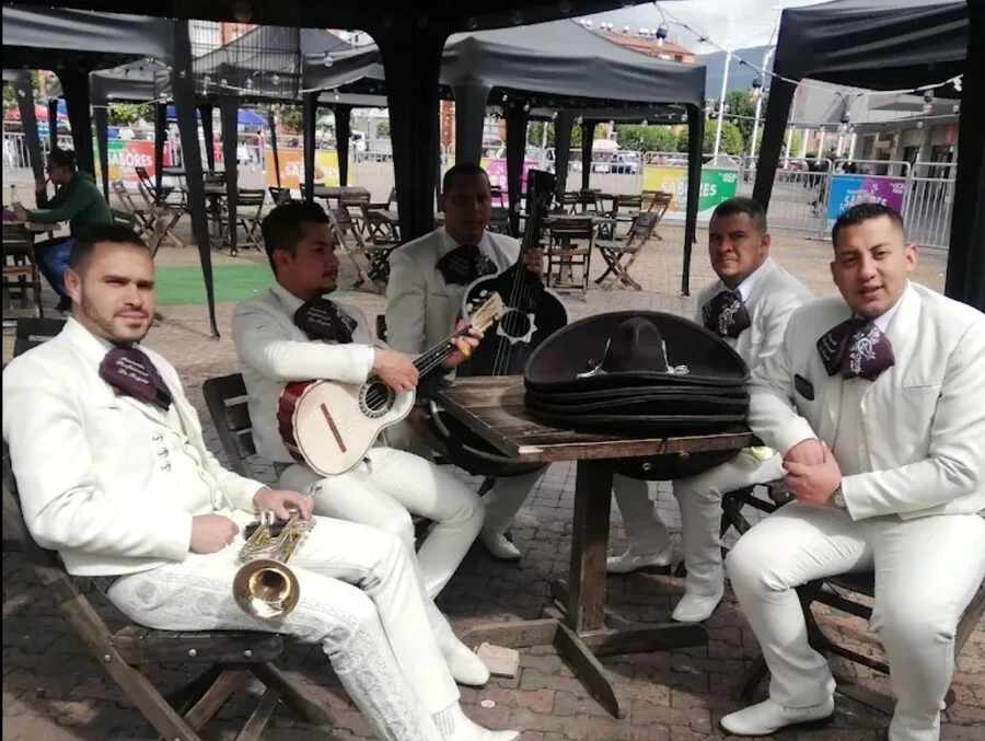 Mariachi Sentimientos: grupo o DJ para bodas en Chía, foto 4 de 5